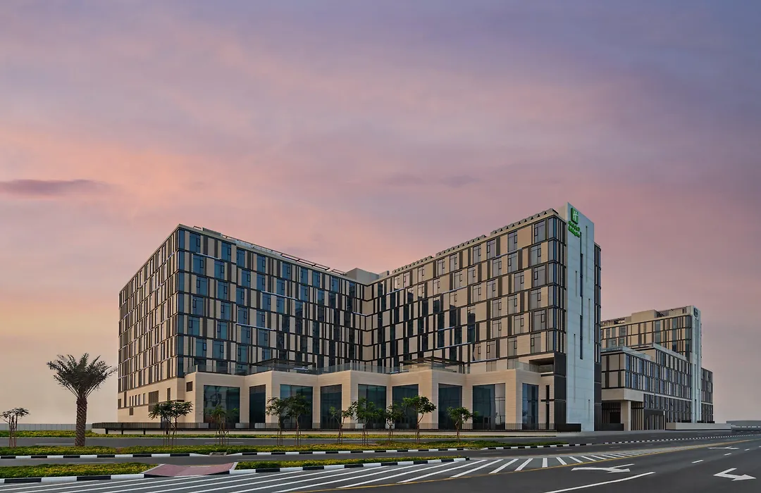 Holiday Inn Dubai Al-Maktoum Airport By Ihg-1