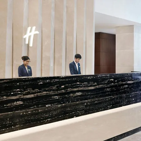 Holiday Inn Dubai Al-Maktoum Airport By Ihg-3