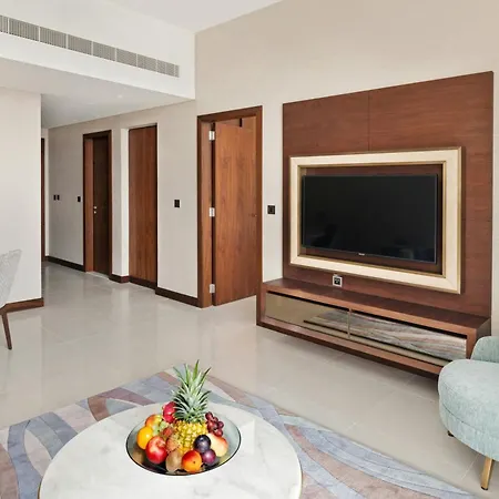 Holiday Inn Dubai Al-Maktoum Airport By Ihg-2